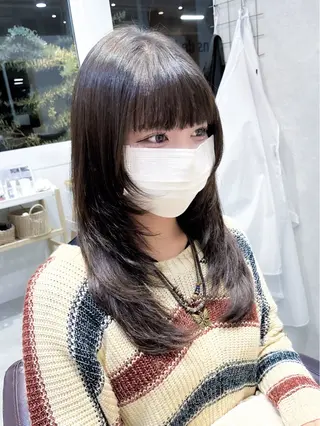 ロング 透明感カラー／韓国 レイヤーmomokaのヘアスタイル