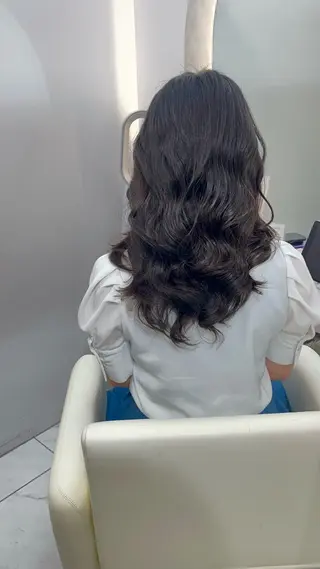 セミロング パーマ 愛されカラー🩷 はるなのヘアスタイル