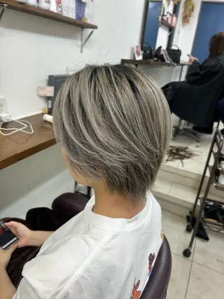 ショート カラー ダブルスキルエクステ /羽エクステ白石宇由のヘアスタイル