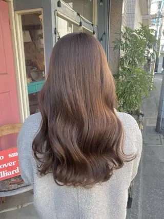 セミロング カラー AYANO ／レイヤー／オリーブのヘアスタイル
