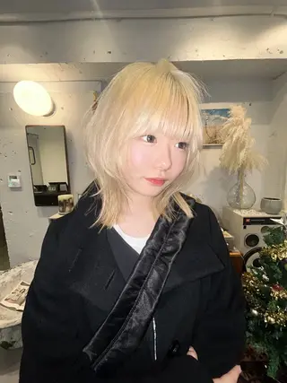 ミディアム 綺星 ハイトーン/デザインのヘアスタイル