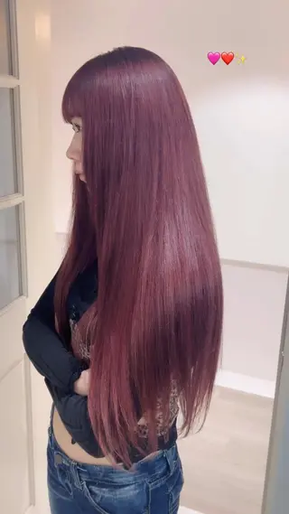 カラー ニトウ レイナのヘアスタイル