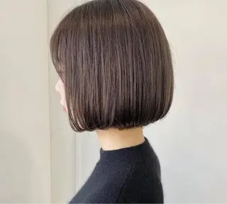 ショート レイヤー 艶々カラーのヘアスタイル