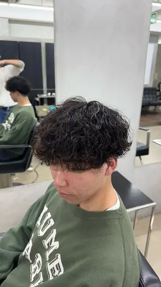 パーマ メンズ 田中 辰弥のヘアスタイル