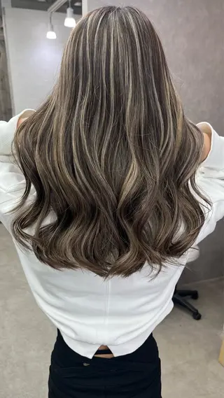 ロング 中道 晶のヘアスタイル