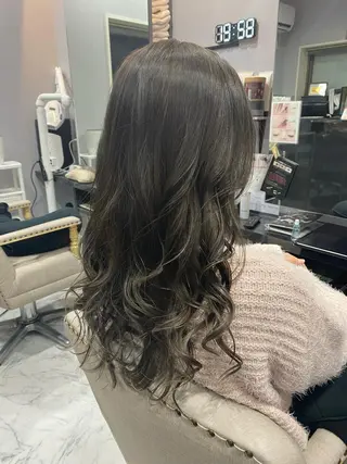 ロング FAVORE 【ファヴォーレ】のヘアスタイル