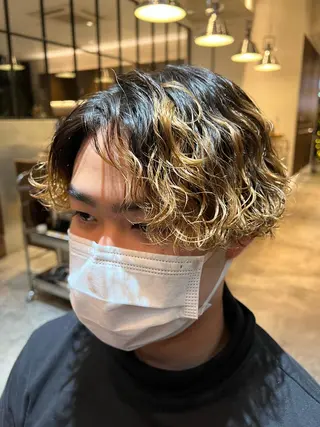 ショート パーマ メンズ 波巻きスパイラルパー マ/シャドウパーマ駿のヘアスタイル