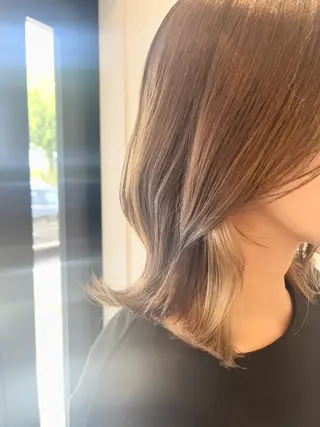 ミディアム 加藤 明香里のヘアスタイル