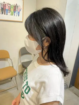 ミディアム Takanishi くすみベージュカラーのヘアスタイル