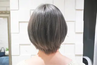 ショート カラー ミヤザキ ユタカのヘアスタイル