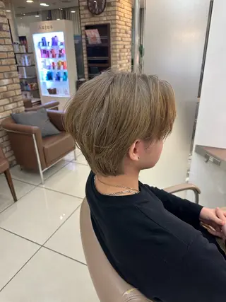 カラー メンズ メンズ特化シャドウパ ーマラウンドマッシュのヘアスタイル