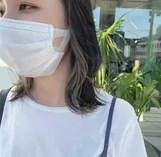 ショート カラー 岩井 愛生のヘアスタイル