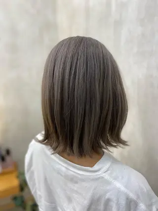 ミディアム カラー 藤田 沙織のヘアスタイル