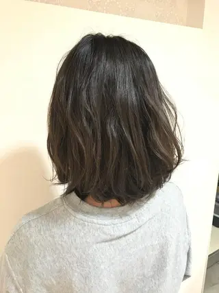 セミロング カラー Miru by INCE HAIRのヘアスタイル