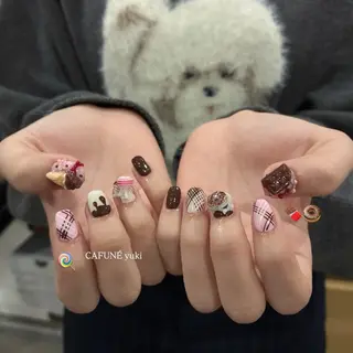 ネイル 🎼CAFUNÉ_ TOKYO.•*¨のネイルデザイン