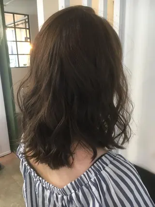 ミディアム カラー 榎園 由美のヘアスタイル