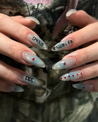 ネイル 🪐富島彩夏 /海外nail🪐のネイルデザイン