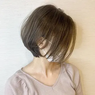 ショート ブリーチカラー💛 石川慧南のヘアスタイル