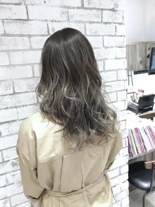 ロング カラー パーマ ヘアアレンジ メンズ キッズ ネイル マツエク・マツパ バレイヤージュ/ 髪質改善/渡邉悟🌱のヘアスタイル