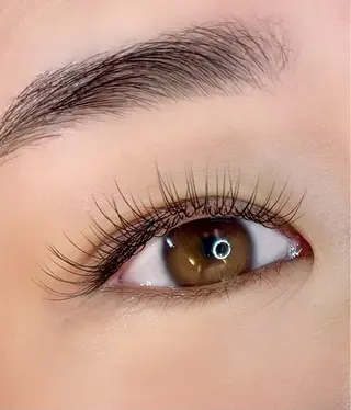 マツエク・マツパ 窪本 小果の眉毛・アイブロウイメージ