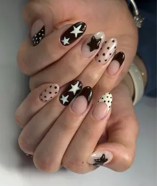 ネイル MQueen ネイルサロンのネイルデザイン
