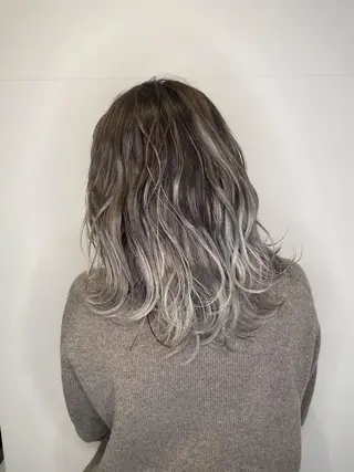 カラー 小川 舜人のヘアスタイル