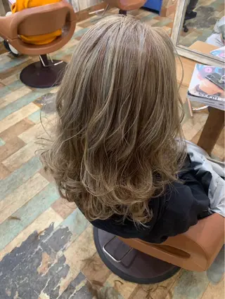 ミディアム カラー Hair's RooMのヘアスタイル