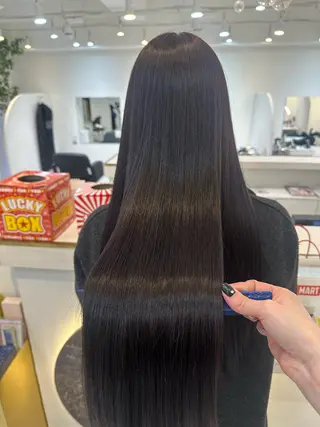 ロング Emuest心斎橋 SAKIのヘアスタイル
