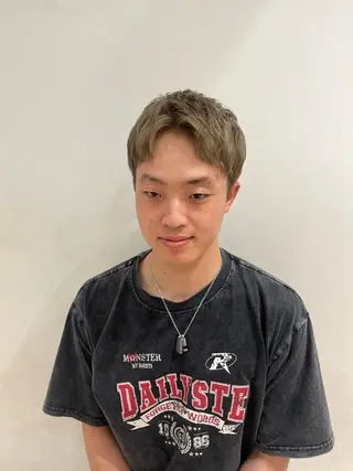 カラー メンズ 荒川 三希のヘアスタイル