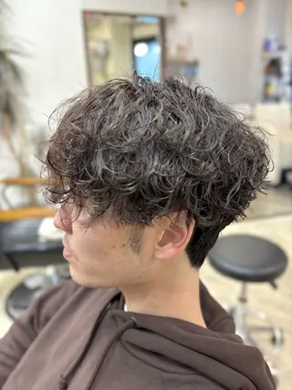 ショート パーマ 白髪ボカシカラー /骨格に合わせカットのヘアスタイル