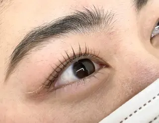 マツエク・マツパ 赤み無し柔らかカラー 【梅田】madokaのヘアスタイル