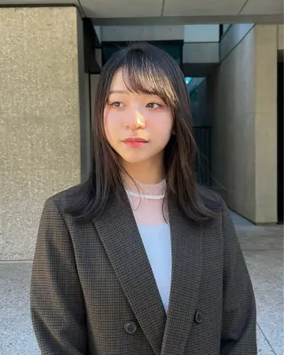 ミディアム 川上 莉歩のヘアスタイル