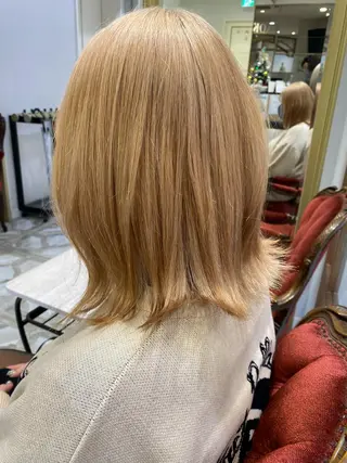 ミディアム 🩵ブリーチと ブリーチ矯正の人🩵のヘアスタイル
