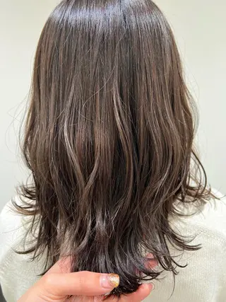 セミロング カラー 【暖色カラー特化】 中山由梨のヘアスタイル