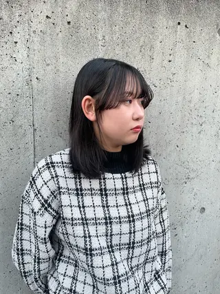 ミディアム カラー ハイトーン/レイヤー 似合わせ・ユキノのヘアスタイル