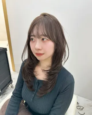 ロング カラー 韓国風レイヤーカラー ライムのヘアスタイル