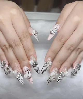 ネイル Lee Nailsのネイルデザイン