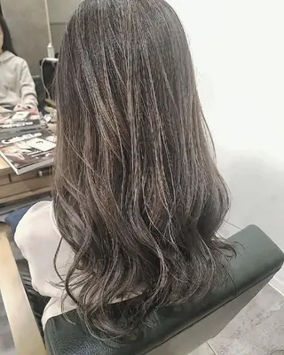 ロング すずき えりのヘアスタイル