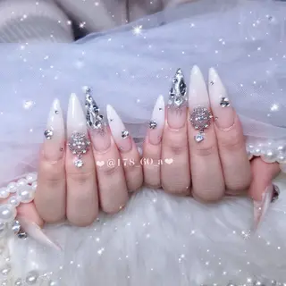 ネイル HAPPINAS🎀  れん🖤痛ネイルのネイルデザイン