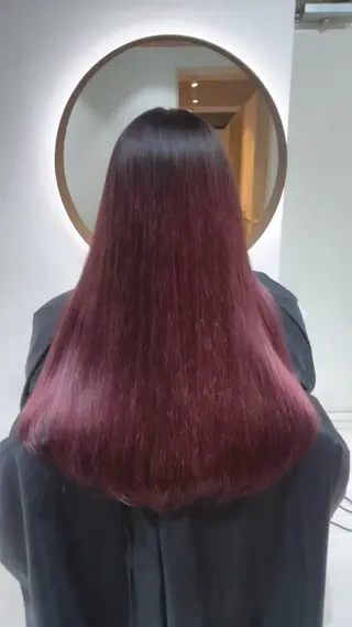 カラー ニトウ レイナのヘアスタイル