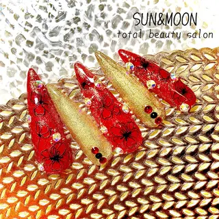 ネイル SUN&MOON REOのネイルデザイン
