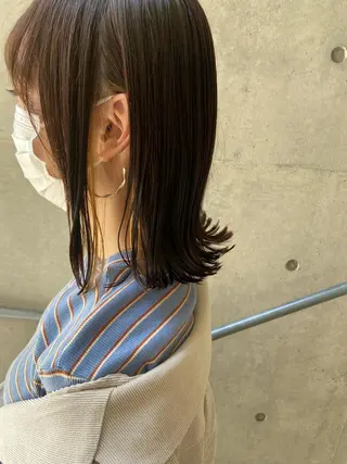 ミディアム なつめ🐶ショート ベージュカラーのヘアスタイル