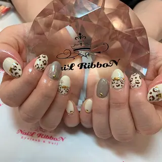 ネイル ネイルリボン 受付スタッフのネイルデザイン