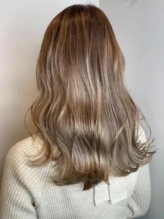 ミディアム カラー ブリーチ👩🦳/ ✂︎MANAMIのヘアスタイル