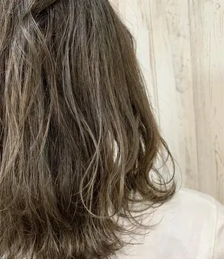 セミロング カラー 心斎橋韓国ボブ 好原良真のヘアスタイル