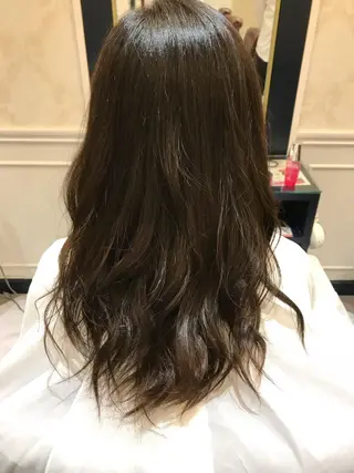 ロング カラー 粟田 めぐみのヘアスタイル