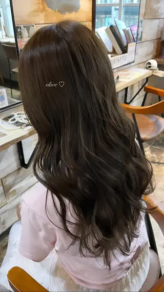 ロング 光本 杏のヘアスタイル
