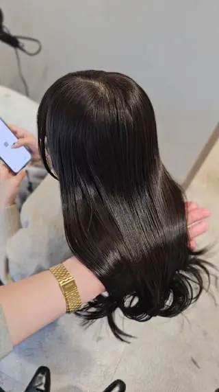 セミロング カラー 縮毛矯正をしている人 のためのカラーのヘアスタイル