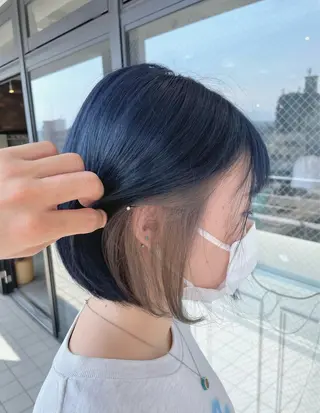 ショート カラー 西村 れいのヘアスタイル