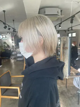 ショート カラー ハイトーン/レイヤー /ケアブリーチ石川治のヘアスタイル
